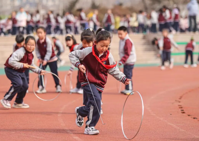 调换学生座位优化校园用眼环境构建校园监测家庭执行防控闭环 调换学生座位优化校园用眼环境构建校园监测家庭执行防控闭环